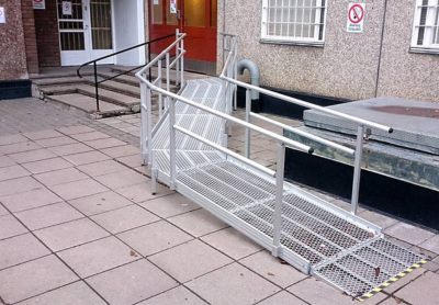 Feste Rollstuhlrampe für Hauseingang